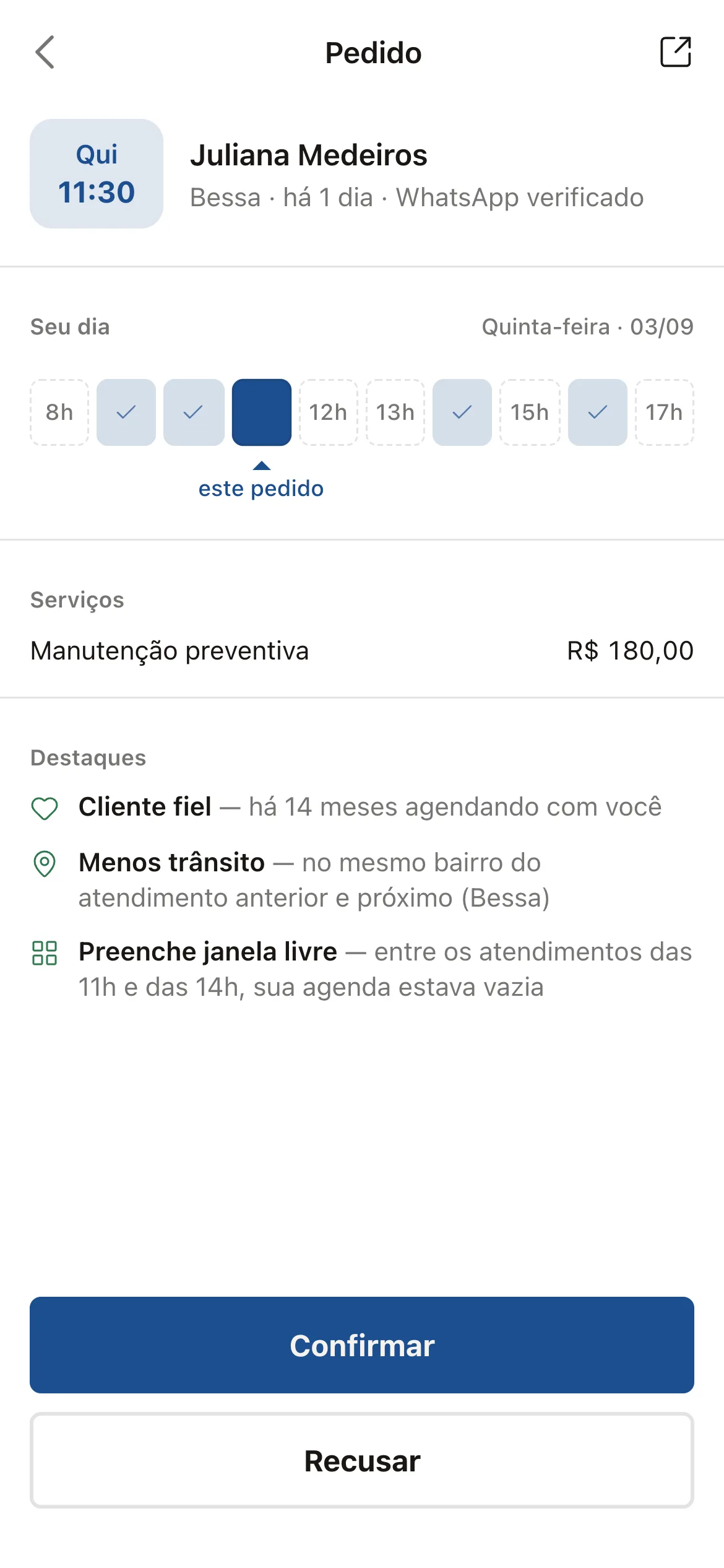 Um pedido de agendamento no celular, com o dia do técnico e a observação de que o cliente já voltou antes